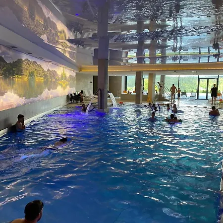 Czarna Gora 410 アパート